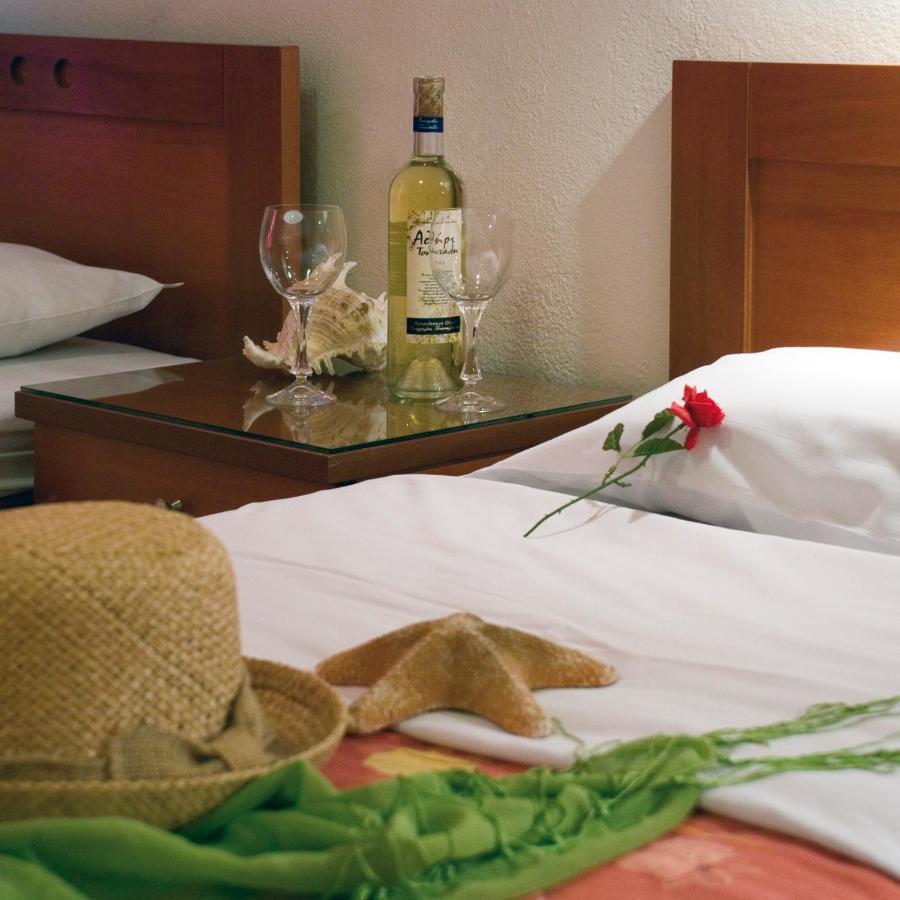 Hotel Rodon ปาราเลียกาเตอรีนิส ภายนอก รูปภาพ