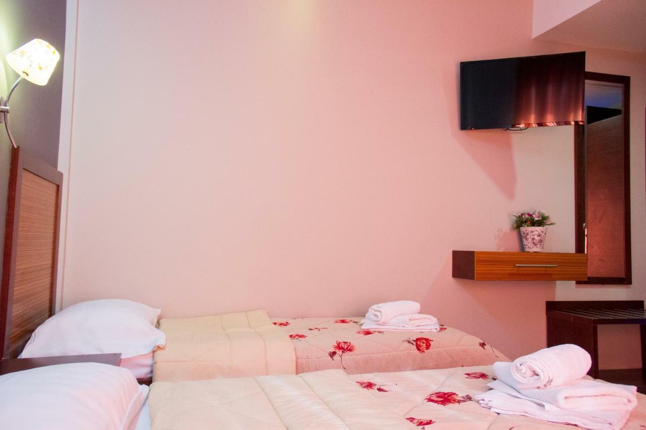 Hotel Rodon ปาราเลียกาเตอรีนิส ภายนอก รูปภาพ